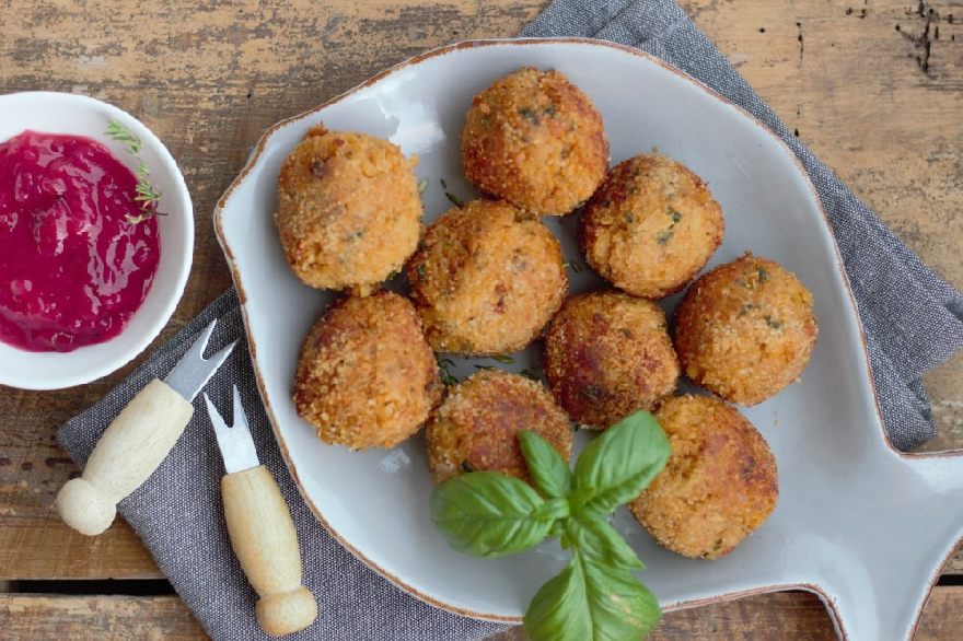 Delicious Meat balls also known a swedish Köttbullar.