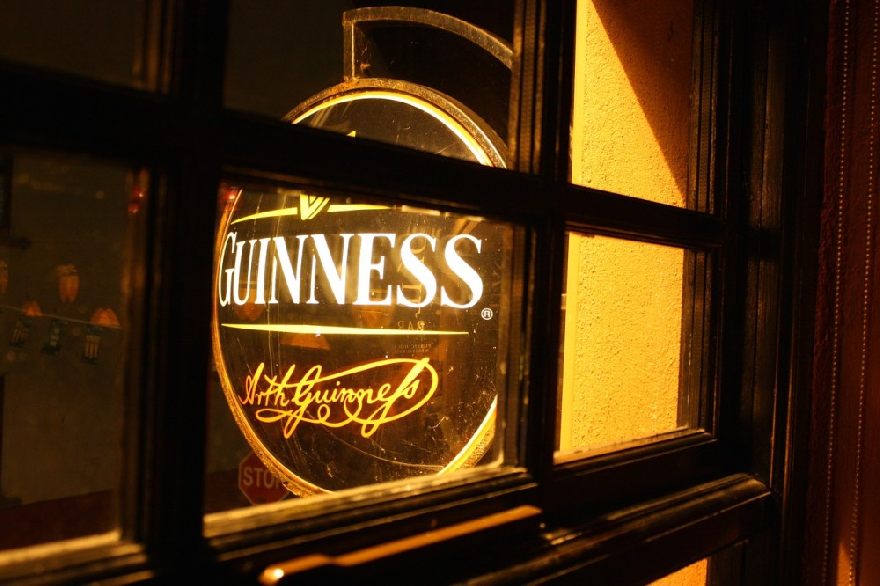 Letrero de cerveza Guinness